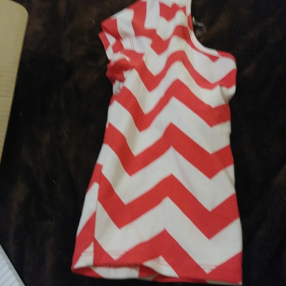 Tops - Picture 4 of 6